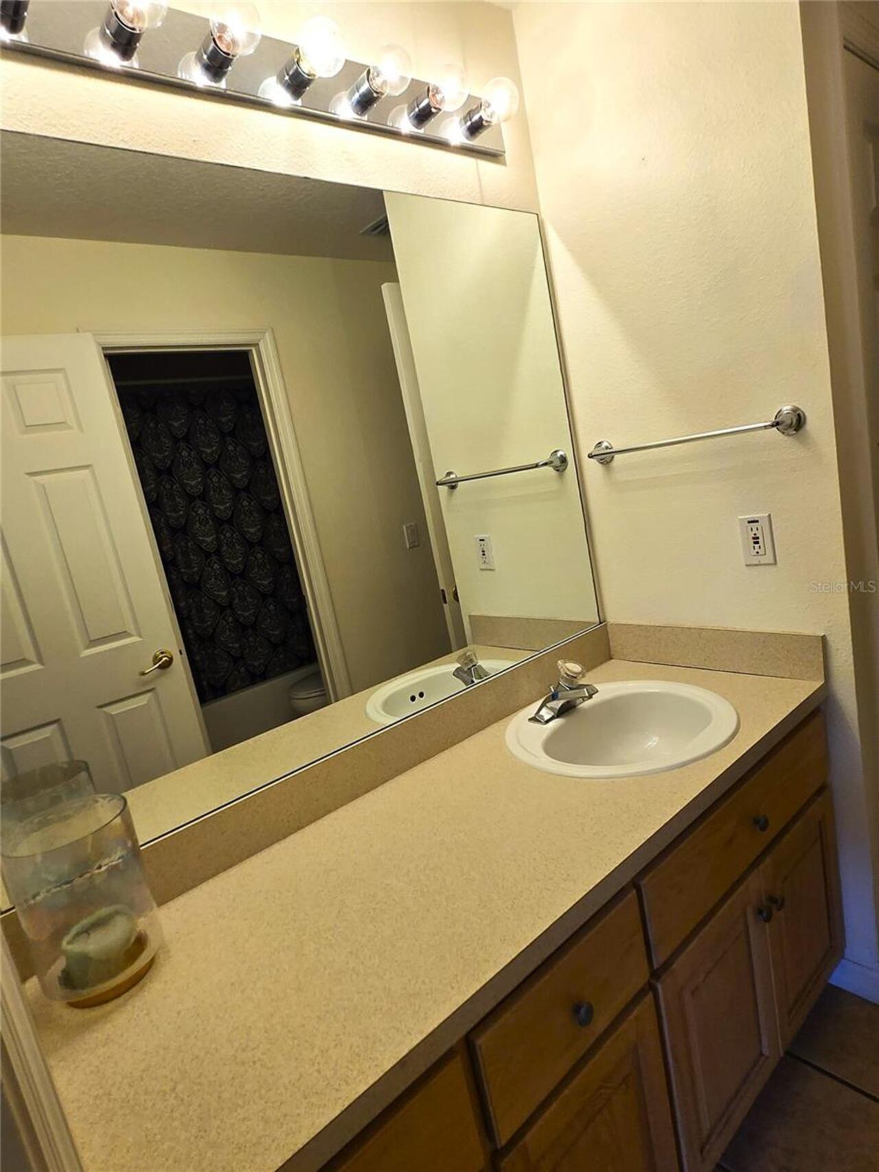 Listing Photo 11
