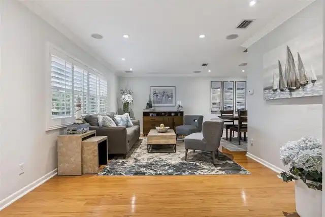 Listing Photo 14