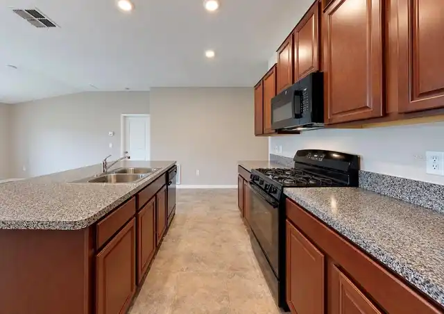 Listing Photo 9