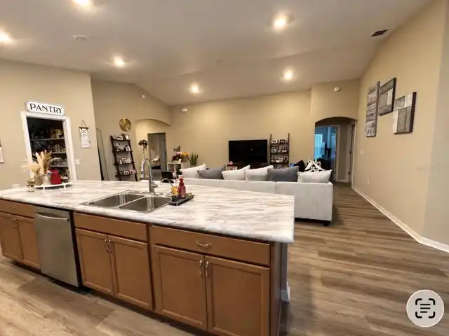 Listing Photo 9