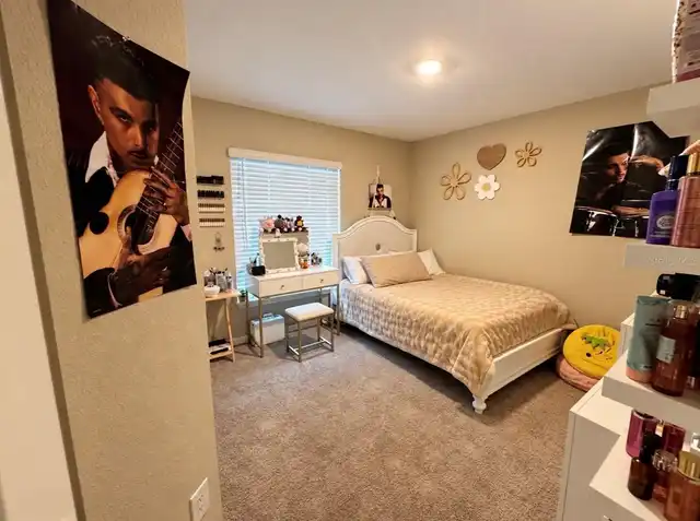 Listing Photo 12