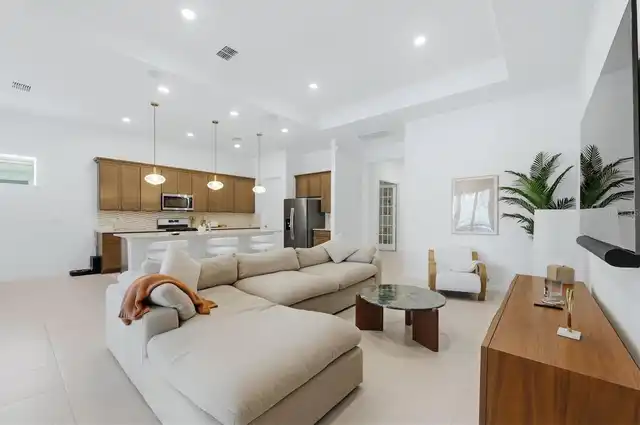 Listing Photo 10
