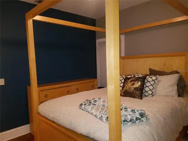 Listing Photo 14