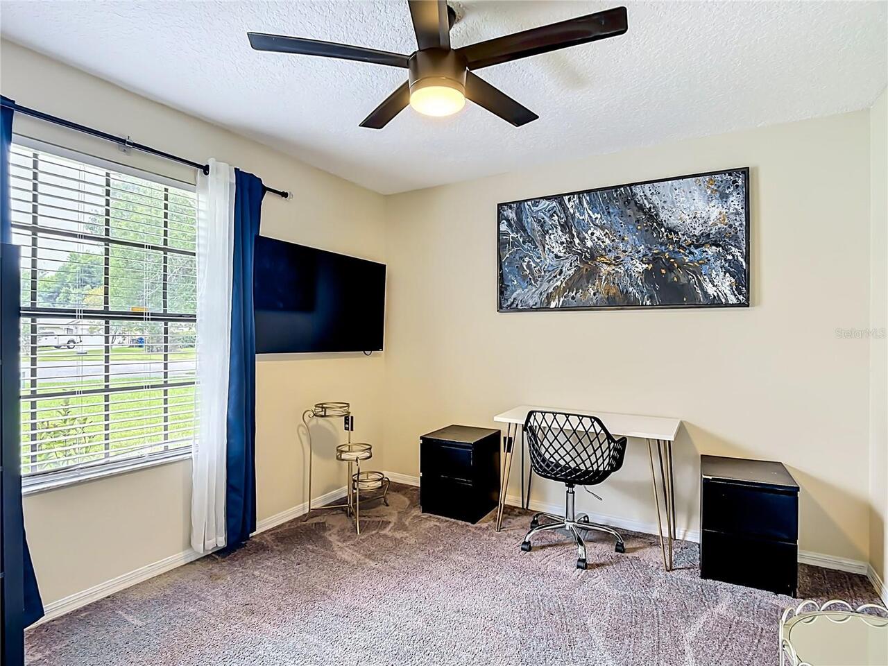 Listing Photo 12