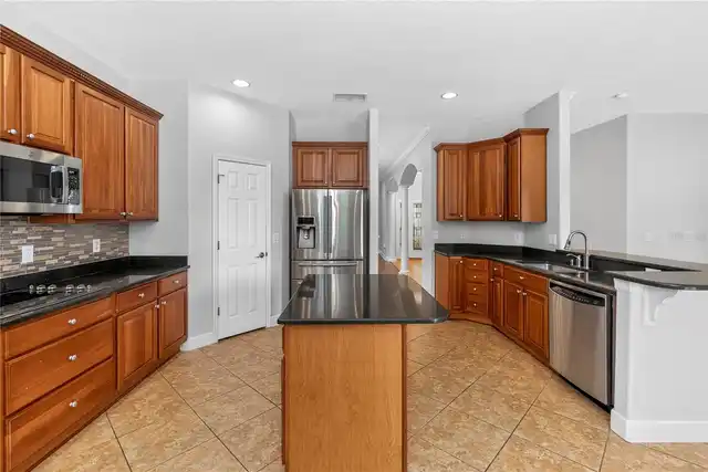 Listing Photo 9