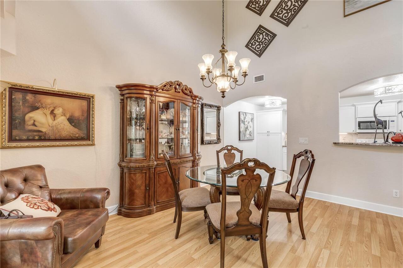 Listing Photo 11