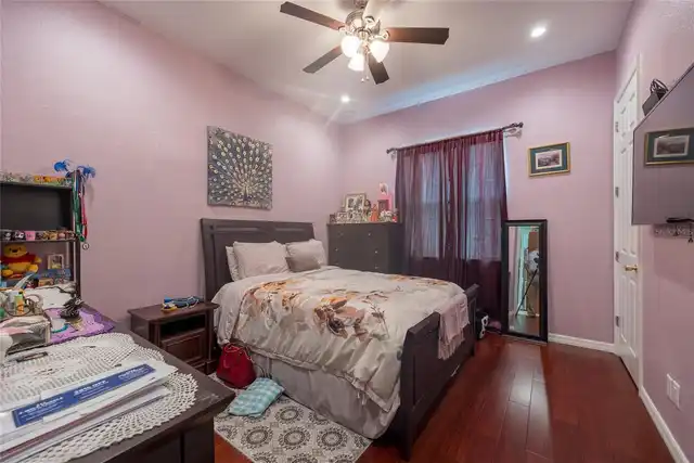 Listing Photo 17