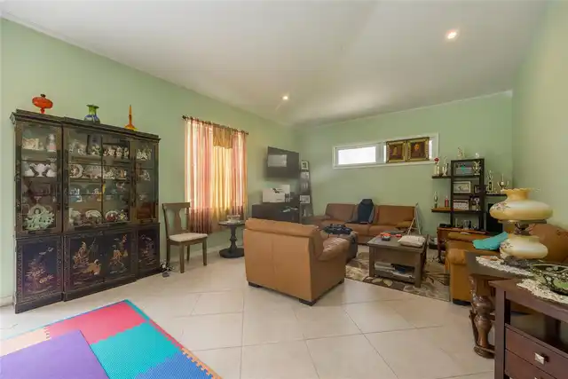 Listing Photo 29