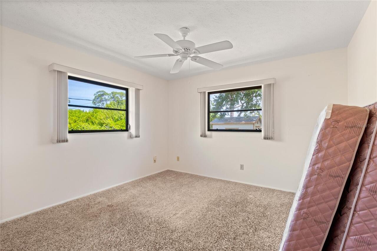 Listing Photo 14