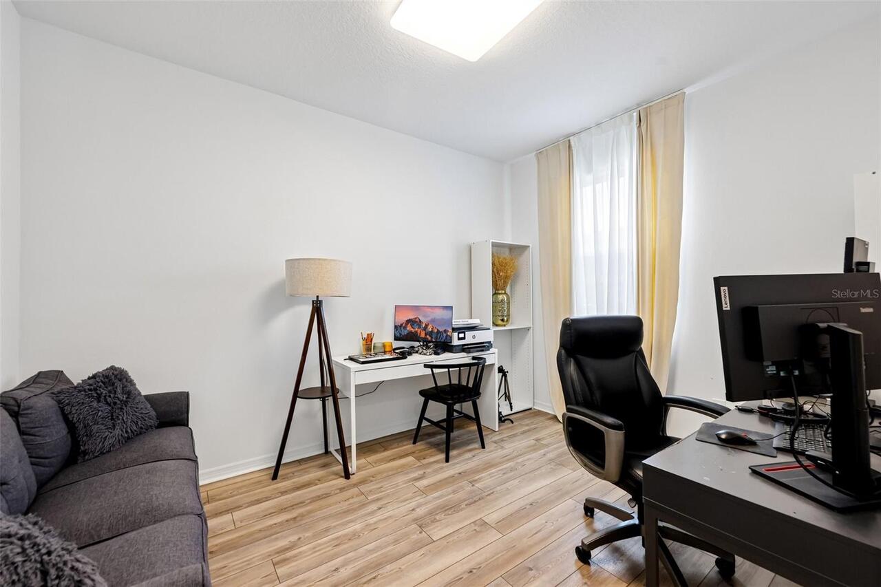 Listing Photo 12