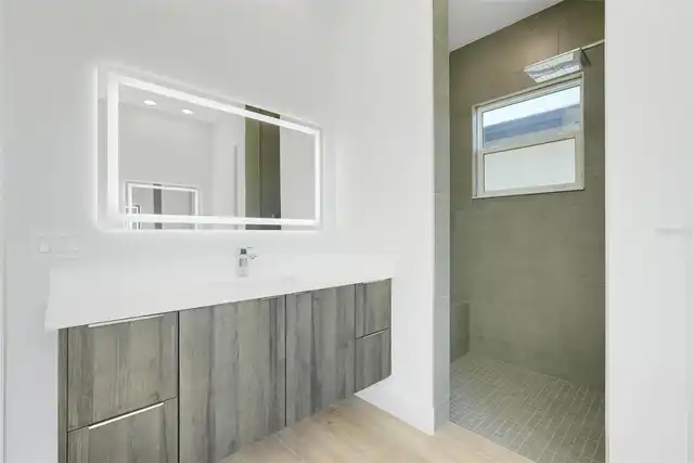 Listing Photo 32