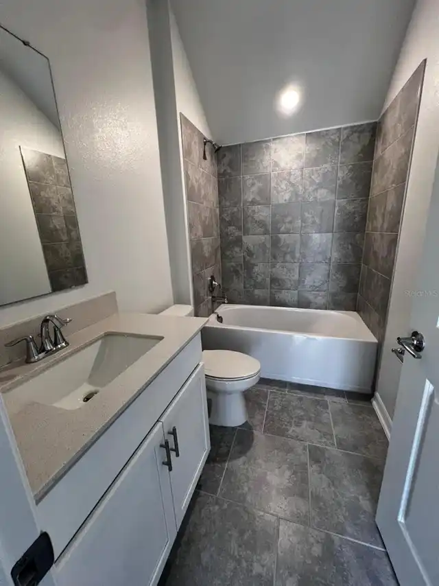 Listing Photo 10