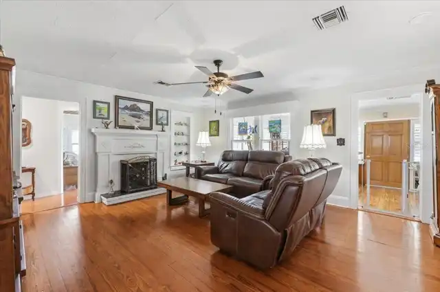 Listing Photo 9