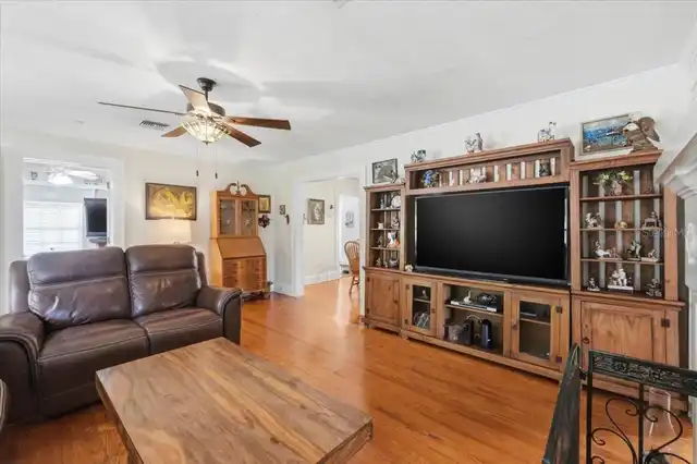 Listing Photo 10