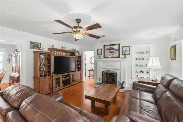 Listing Photo 11