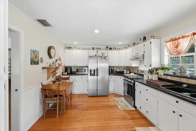 Listing Photo 13