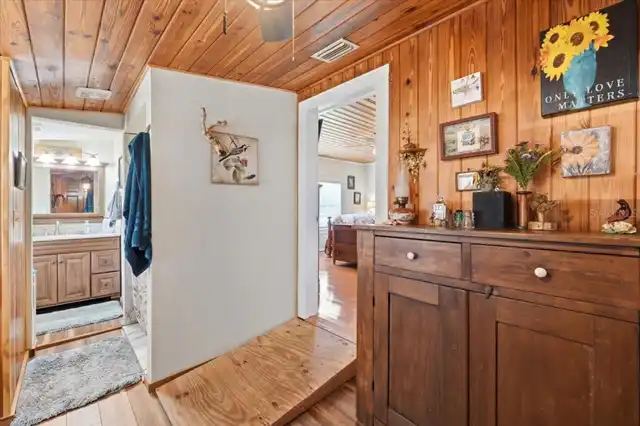 Listing Photo 34