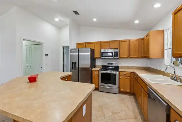 Listing Photo 14