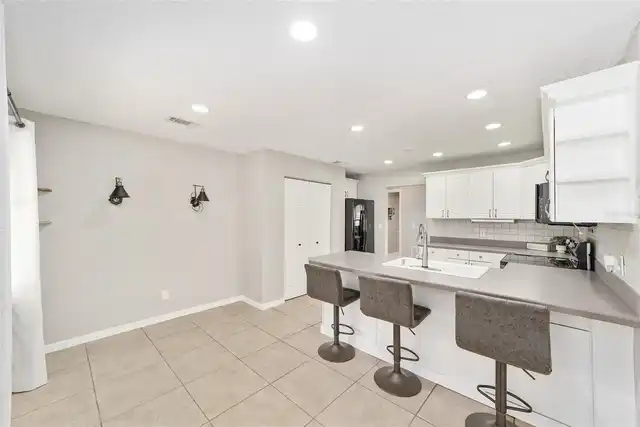 Listing Photo 9