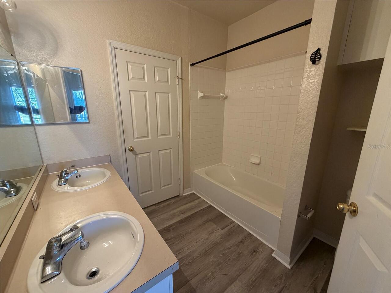 Listing Photo 11