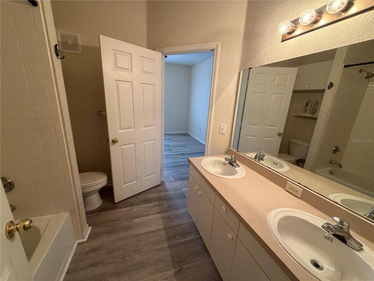 Listing Photo 12