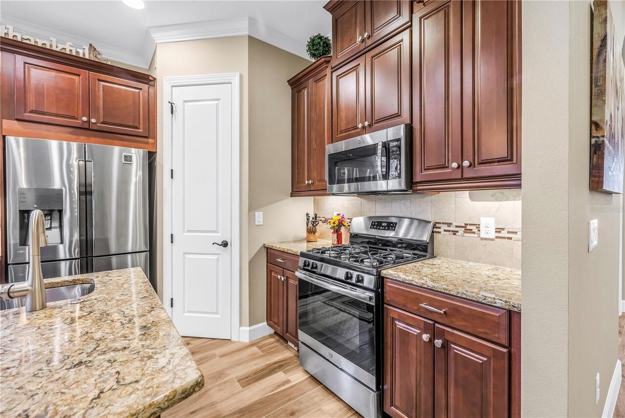 Listing Photo 8