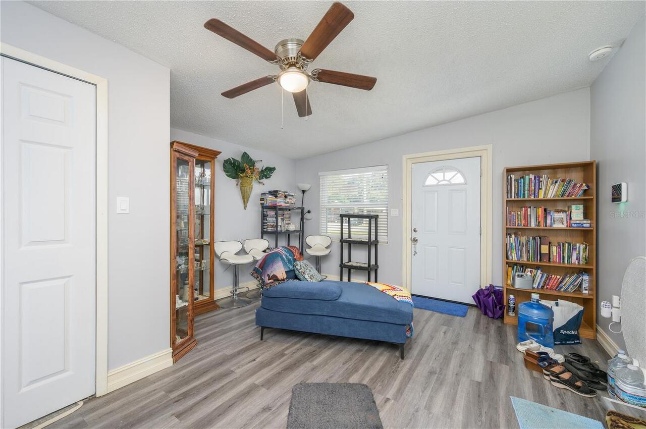 Listing Photo 11