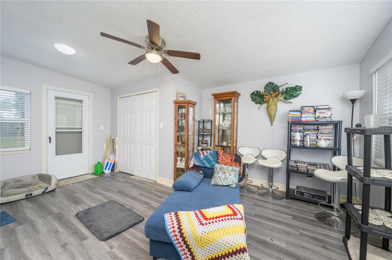 Listing Photo 12