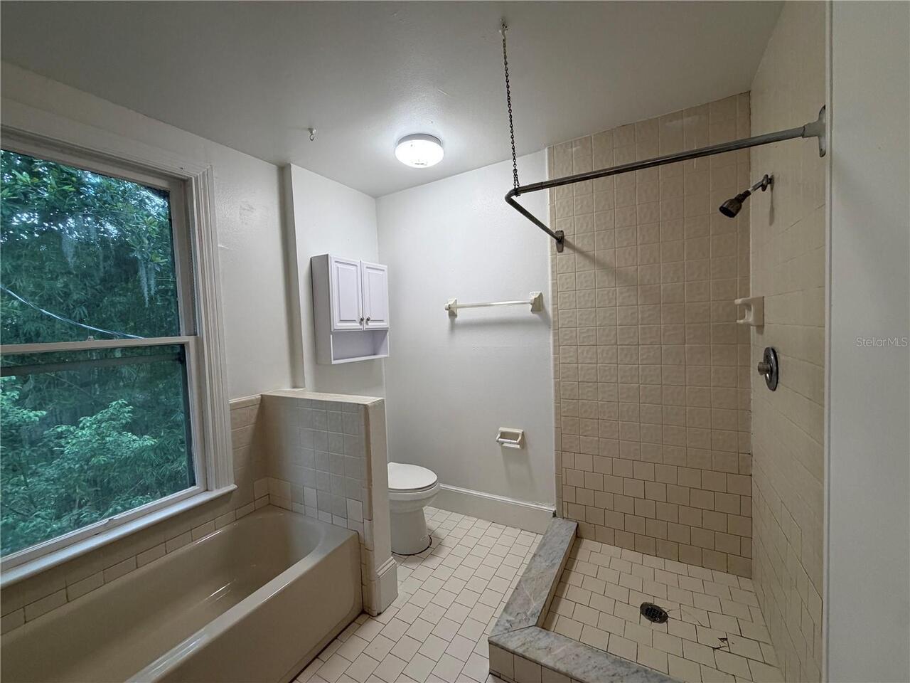 Listing Photo 11
