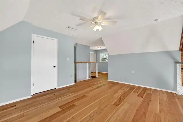 Listing Photo 19