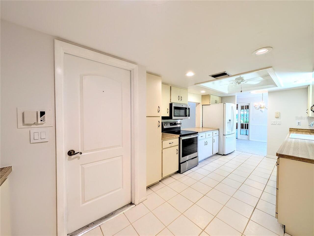 Listing Photo 10