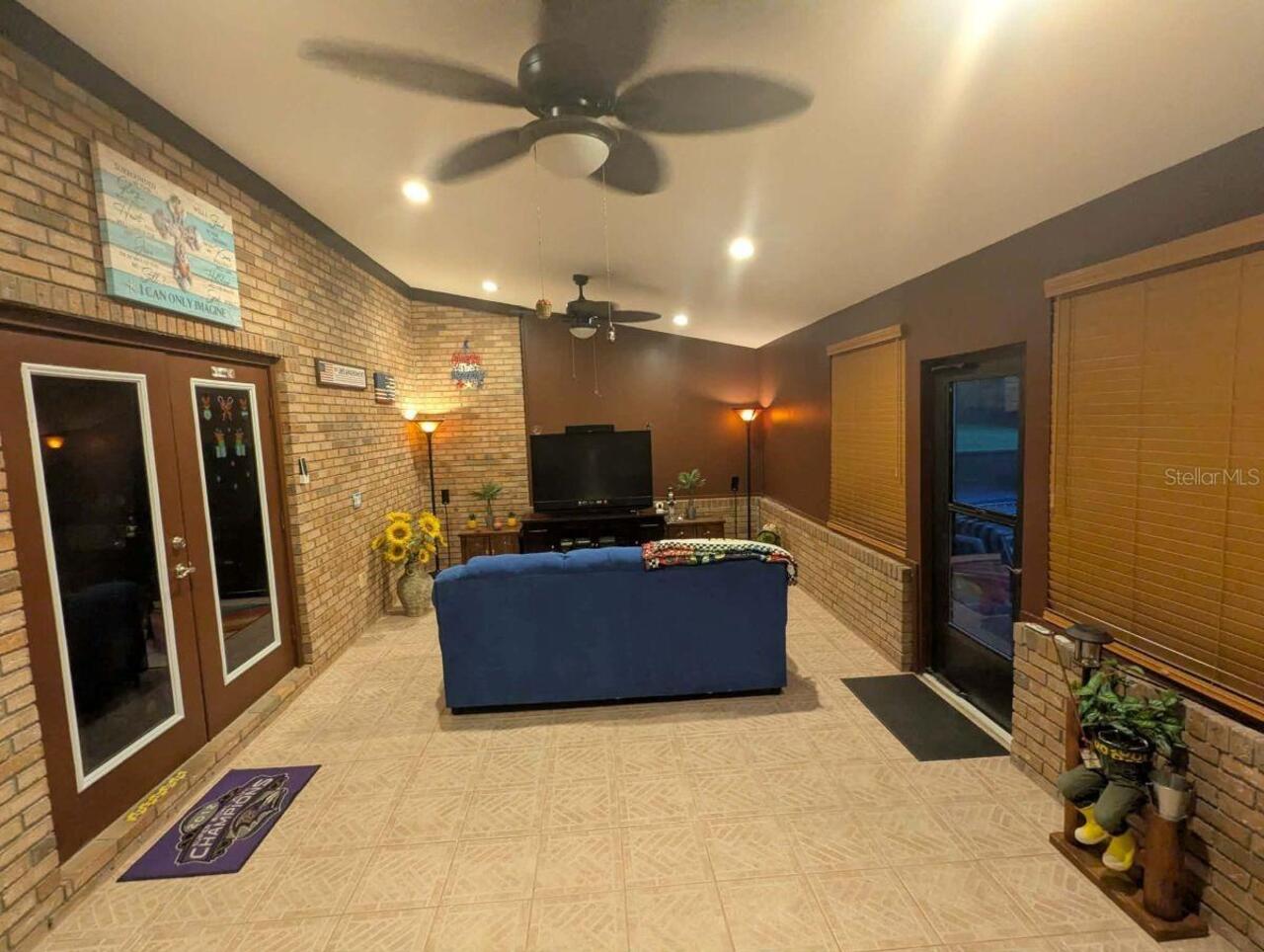 Listing Photo 8