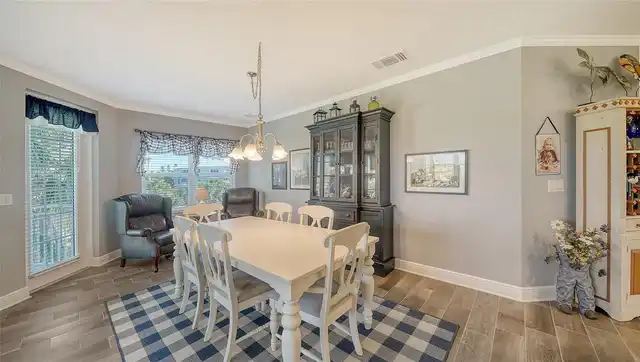 Listing Photo 9