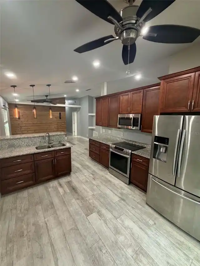 Listing Photo 8