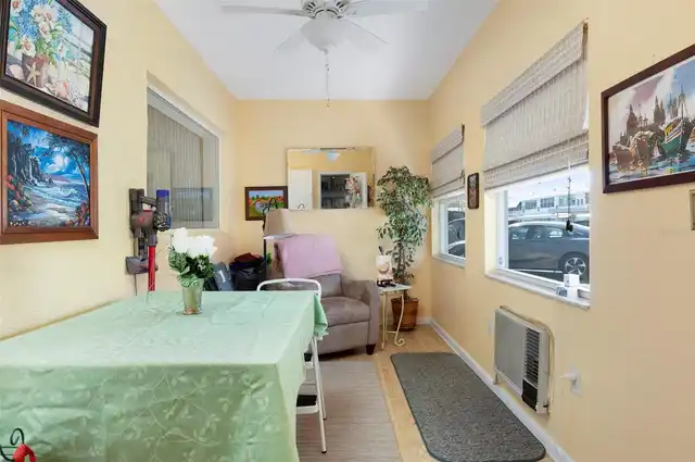 Listing Photo 12