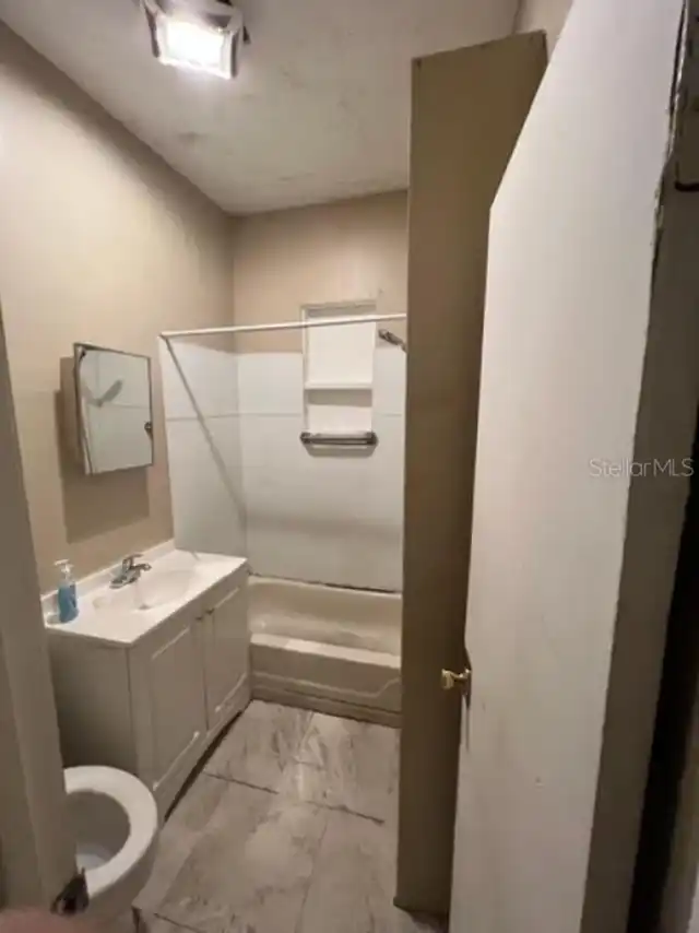 Listing Photo 11