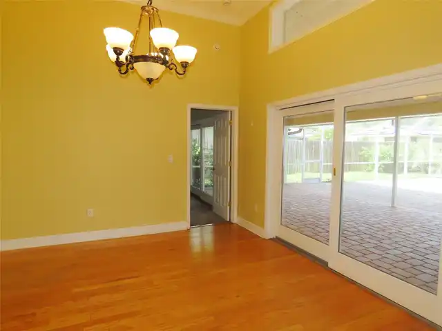 Listing Photo 8