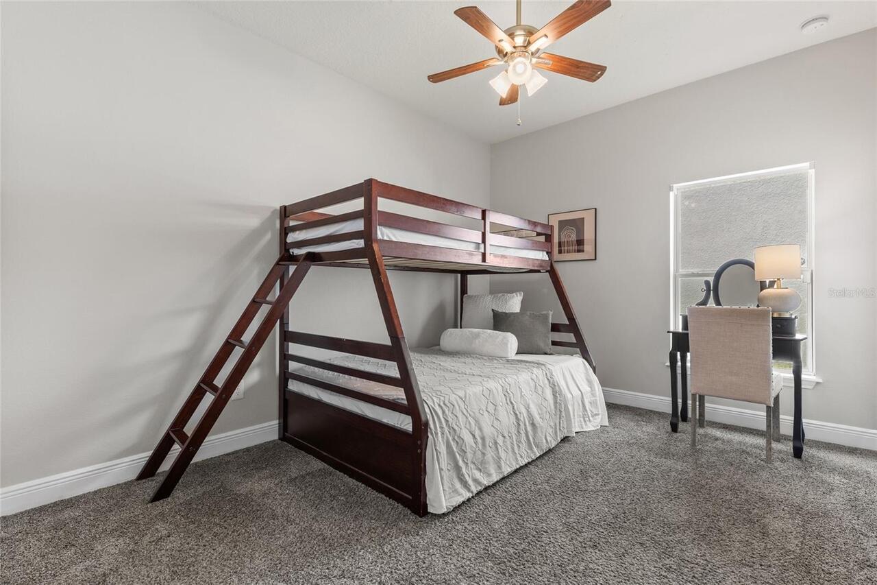 Listing Photo 12