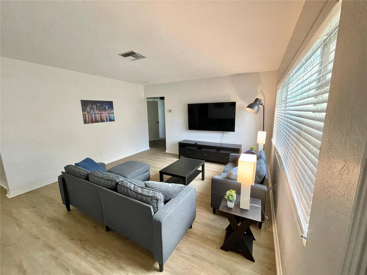 Listing Photo 8