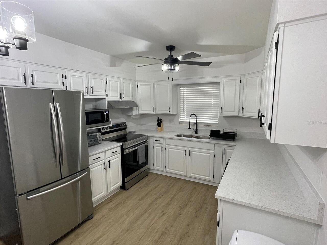 Listing Photo 11