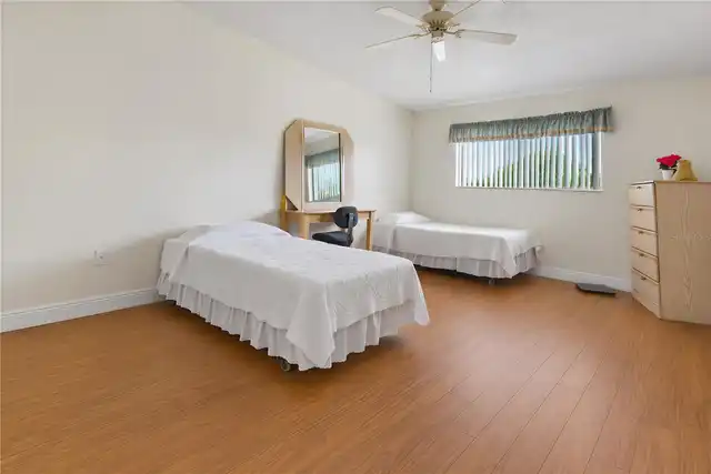 Listing Photo 18