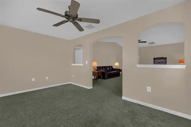 Listing Photo 14