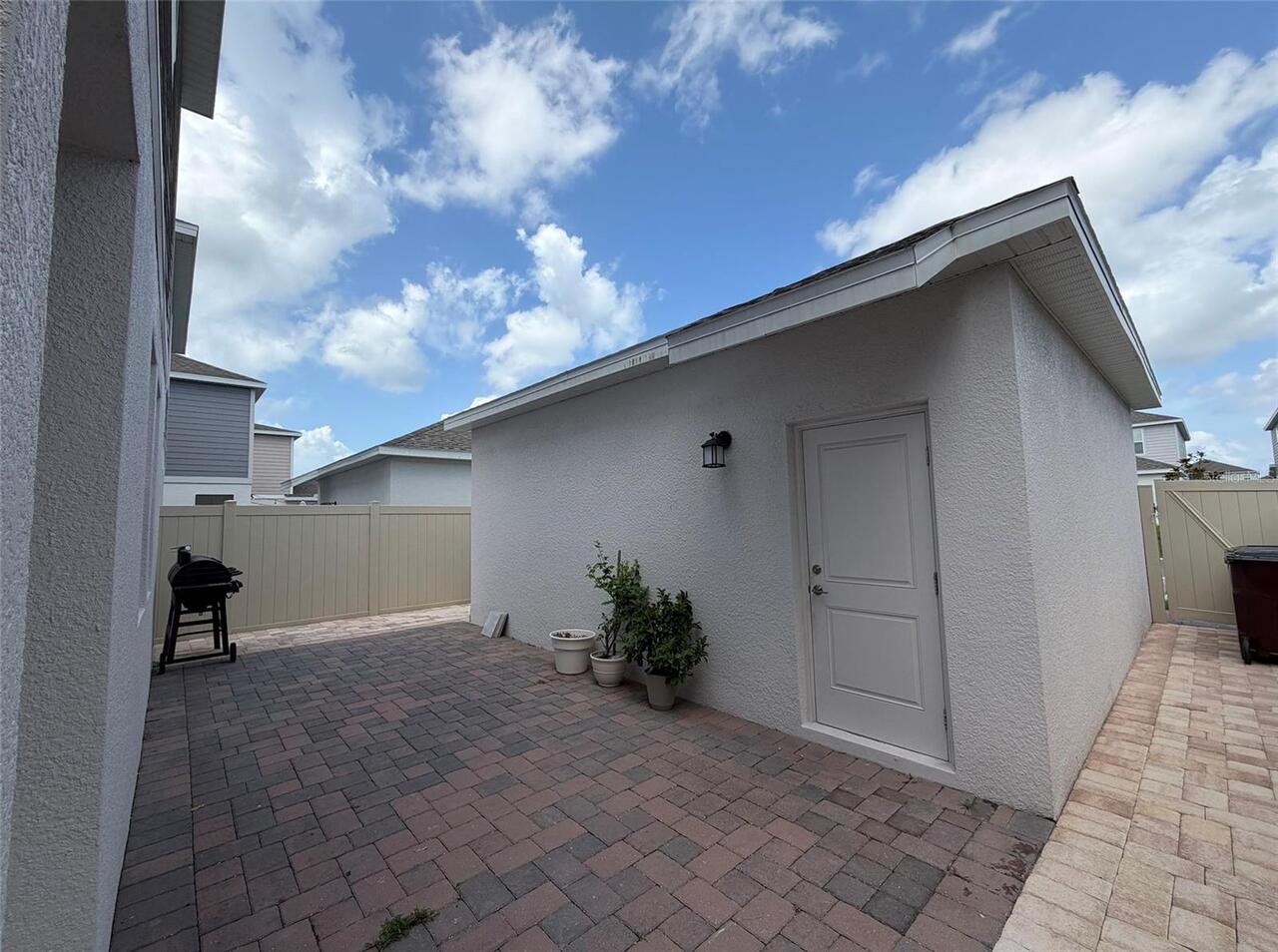 Listing Photo 12