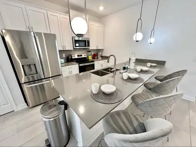 Listing Photo 11