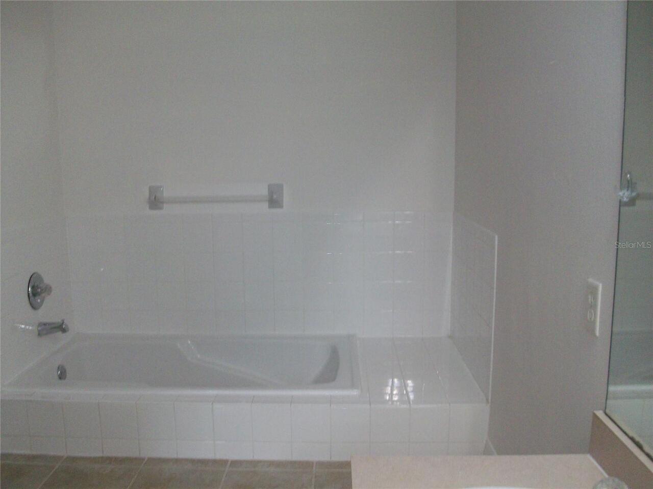 Listing Photo 14