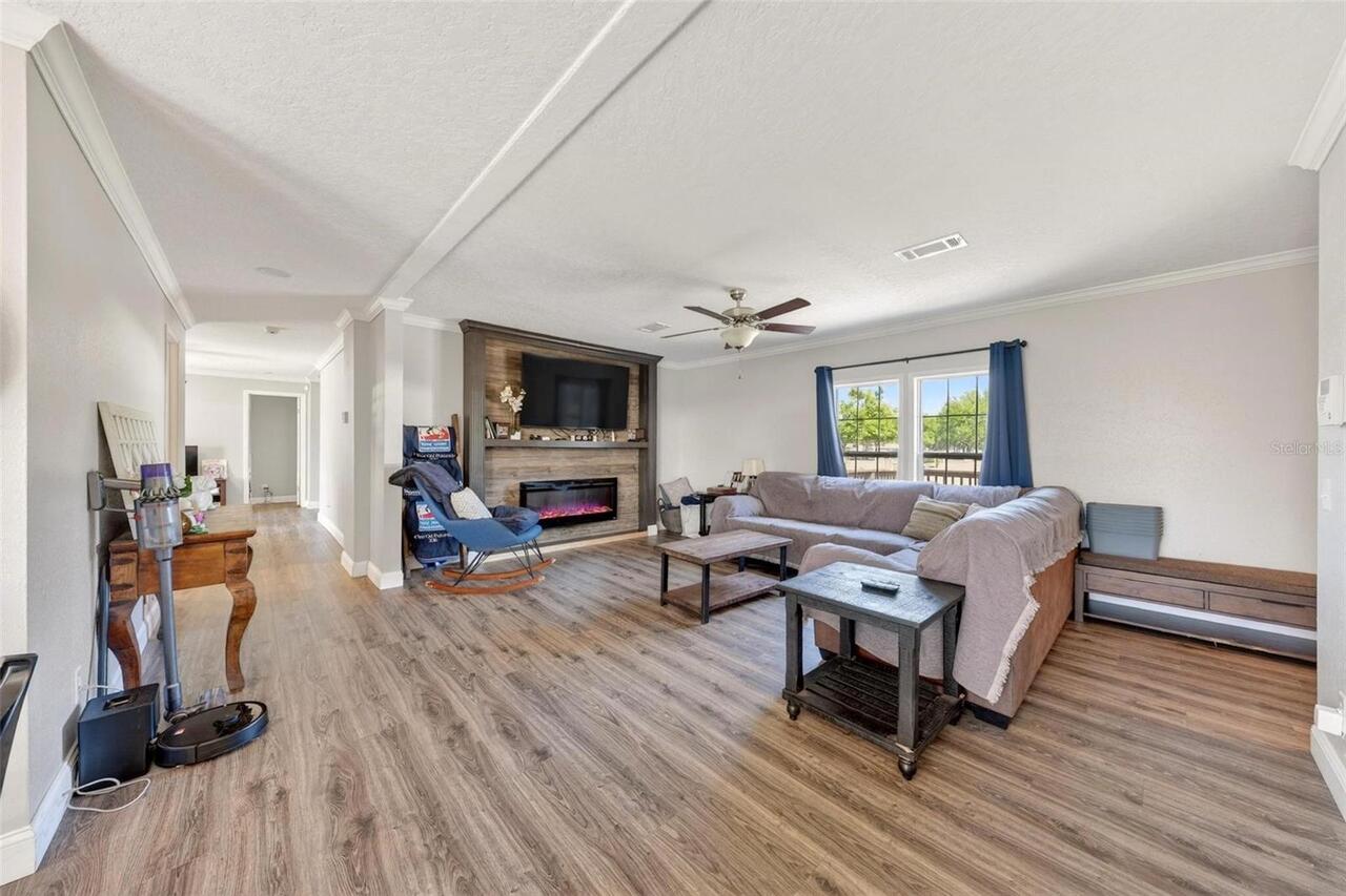 Listing Photo 8