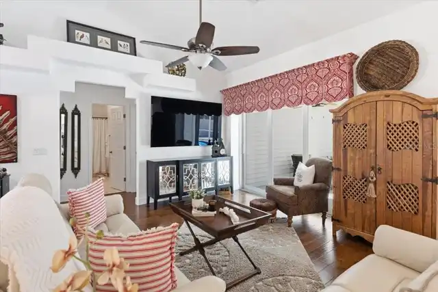 Listing Photo 12