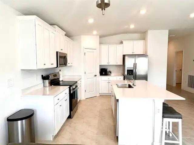 Listing Photo 14