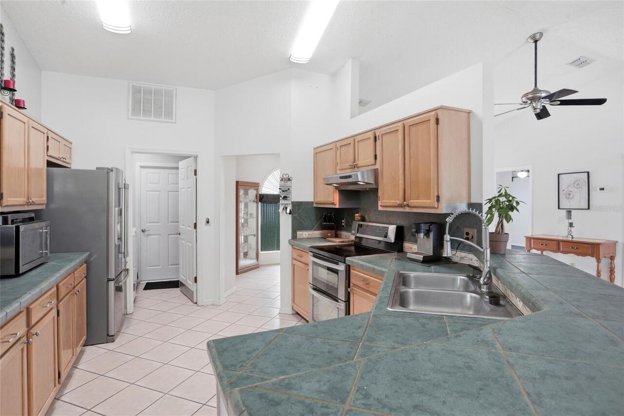 Listing Photo 8