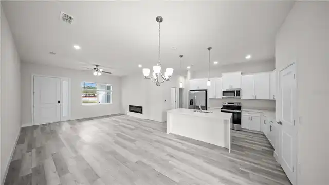 Listing Photo 9